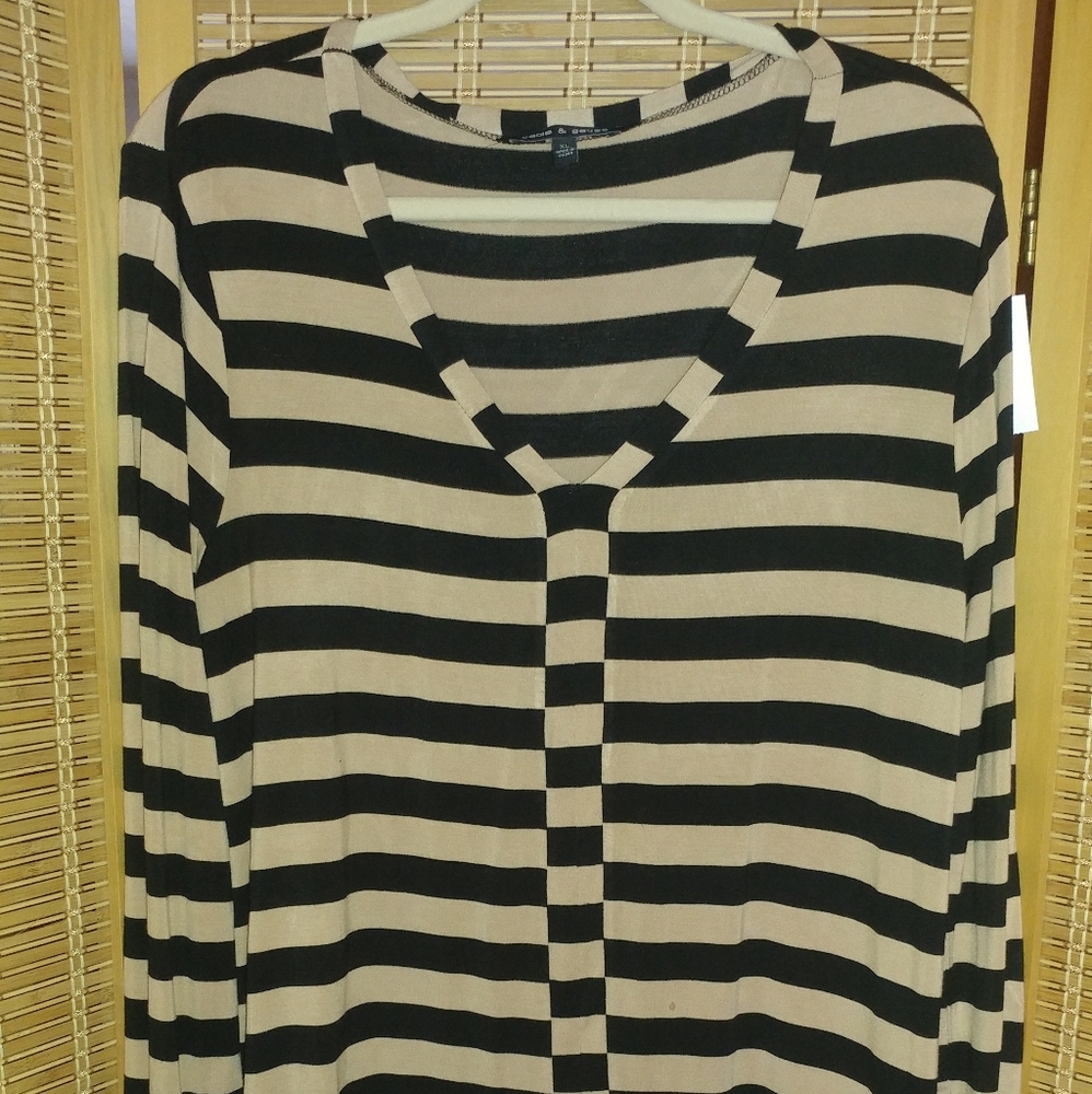Cable & Gauge ladies top, XL